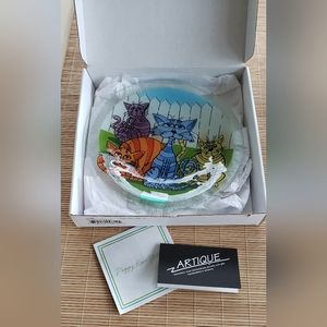 Peggy Karr art glass plate. "Alley Cats"